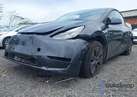 2024 Tesla Model Y из США, поврежденный, VIN 7SAYGDED5RF111338